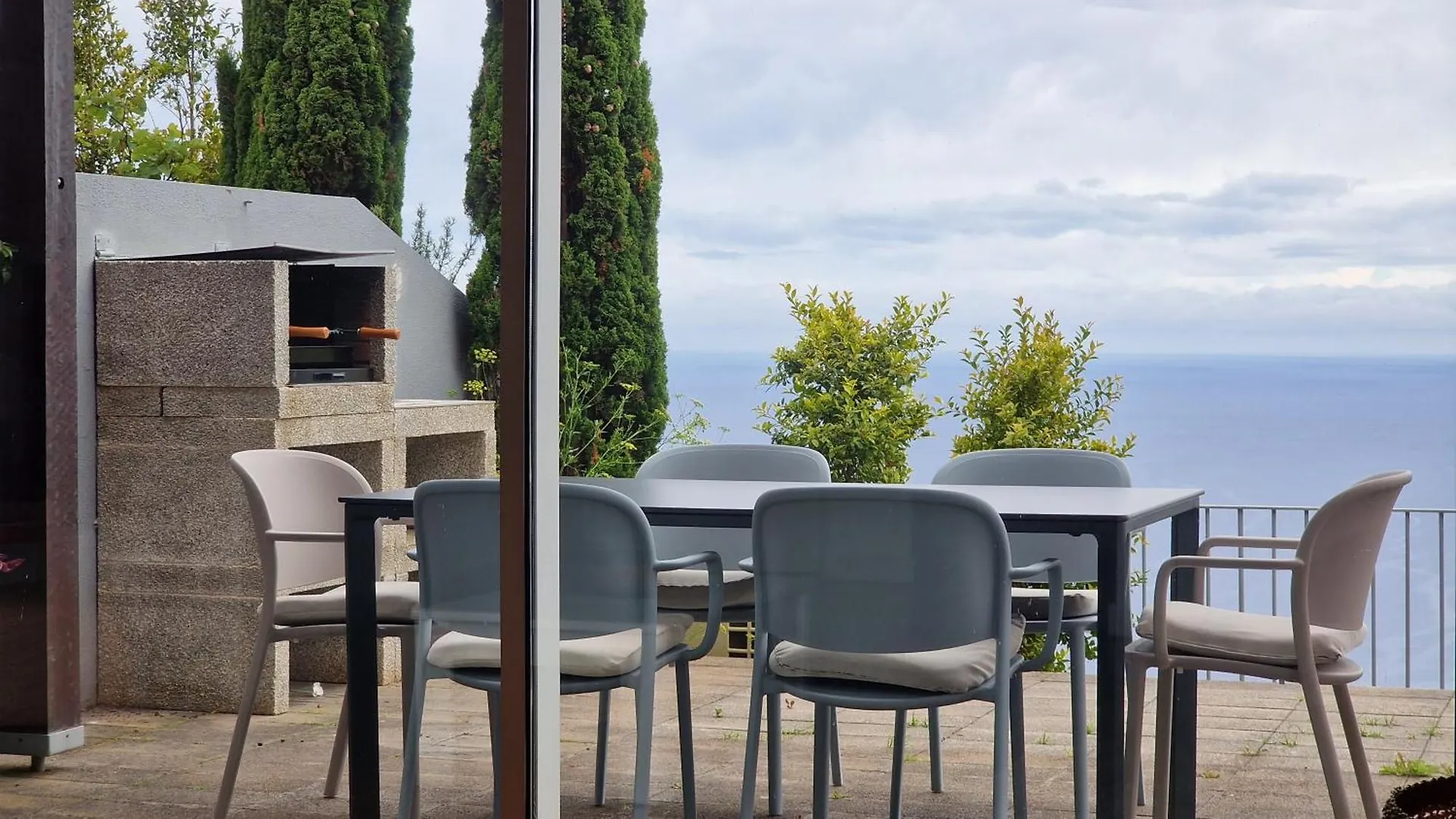The Red Hot Chill House By Lovelystay Arco da Calheta  Arco da Calheta (Madeira)